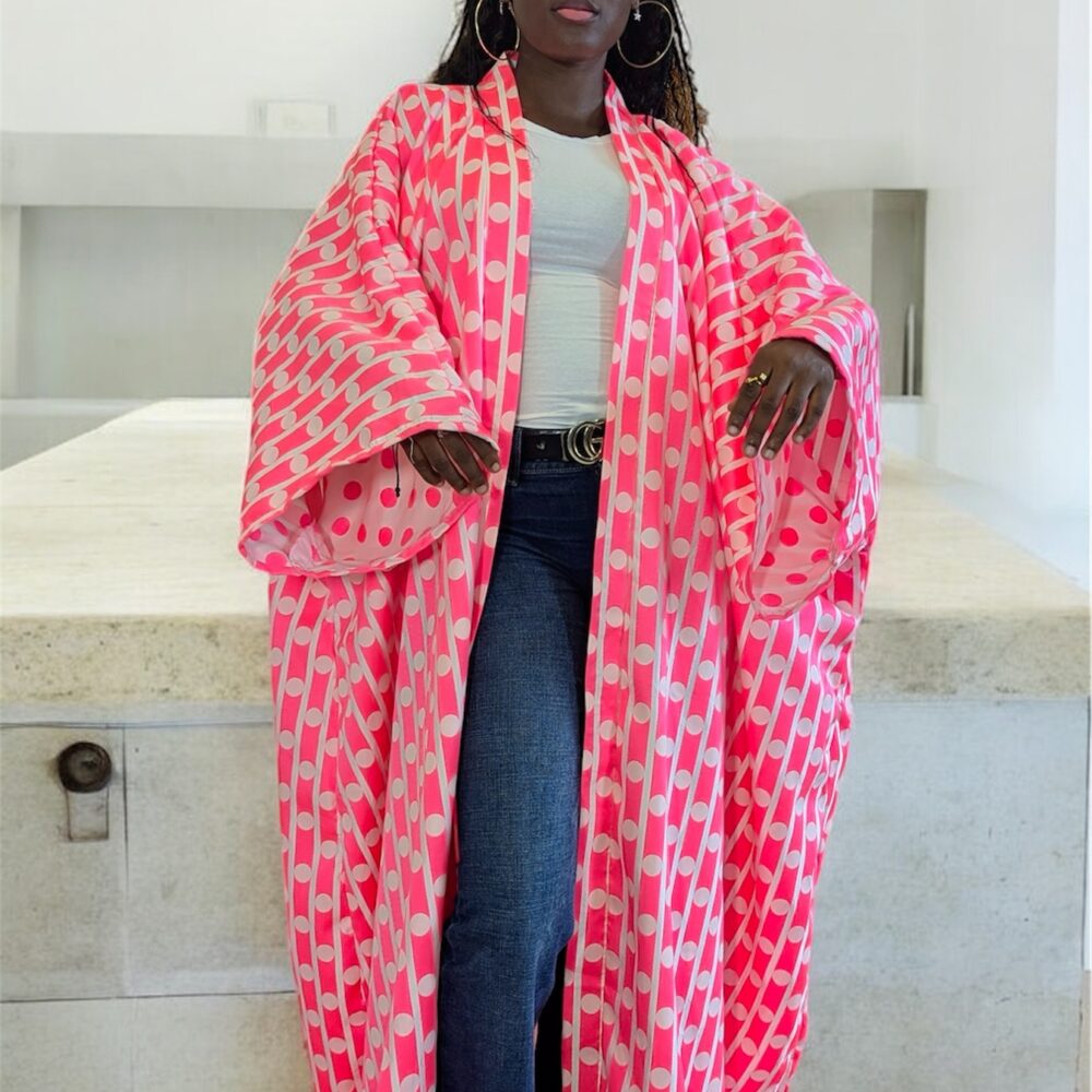 08 Kimono Oversize à Motif Carreaux – Élégance Décontractée