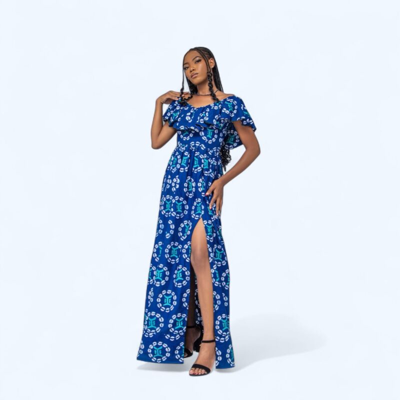Robe Ovale à Fente Côté – Élégance et Modernité