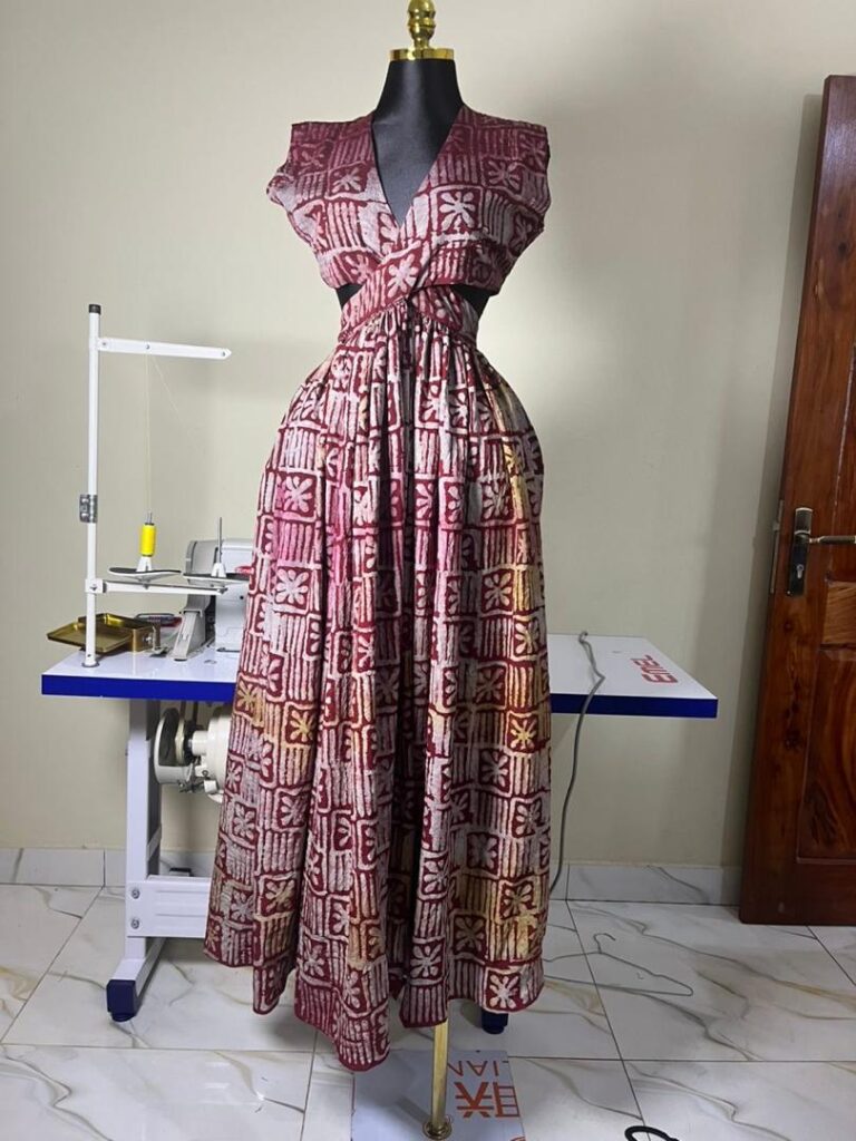 Robe Adirè – Coupe Croisée